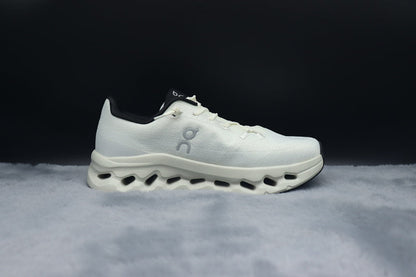 ON Cloudtilt – Tilted Sole Lifestyle Sneakers