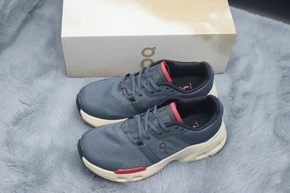 ON Cloudpulse | Retro-Inspired Lifestyle Sneakers