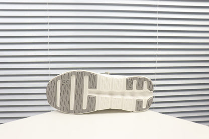 ON Cloudtilt – Tilted Sole Lifestyle Sneakers