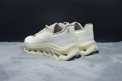 ON Cloudtilt – Tilted Sole Lifestyle Sneakers