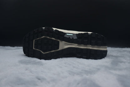 ON Cloudrock Low WP – Waterproof Low-Top Hiking Shoes