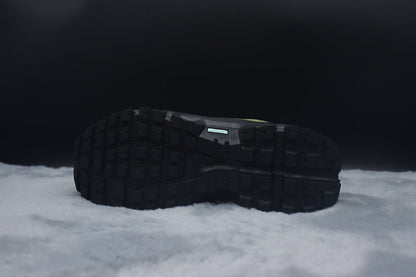 ON Cloudrock Low WP – Waterproof Low-Top Hiking Shoes