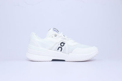 ON THE ROGER Pro 2 – Premium Tennis-Inspired Performance Sneaker