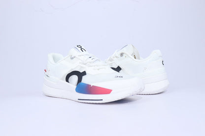 ON THE ROGER Pro 2 – Premium Tennis-Inspired Performance Sneaker