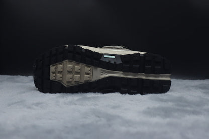 ON Cloudrock Low WP – Waterproof Low-Top Hiking Shoes