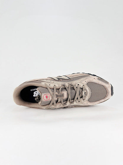 New Balance 204L Sneakers
