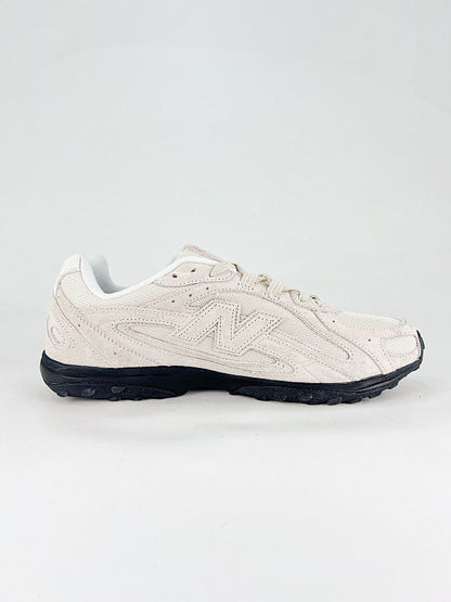 New Balance 204L Sneakers