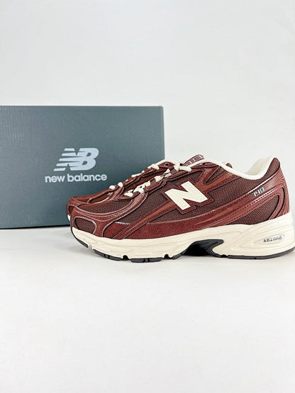 New Balance 740 Sneakers