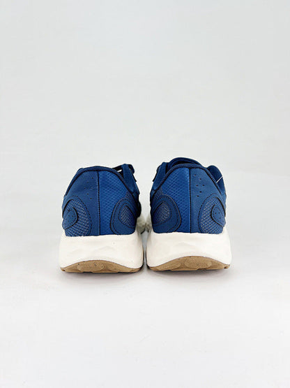 New Balance Fresh Foam v4 Sneakers
