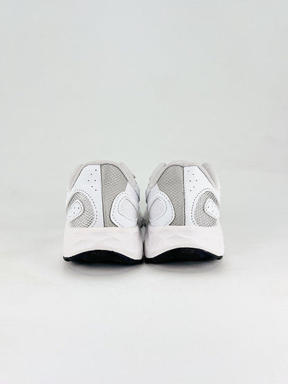 New Balance Fresh Foam v4 Sneakers