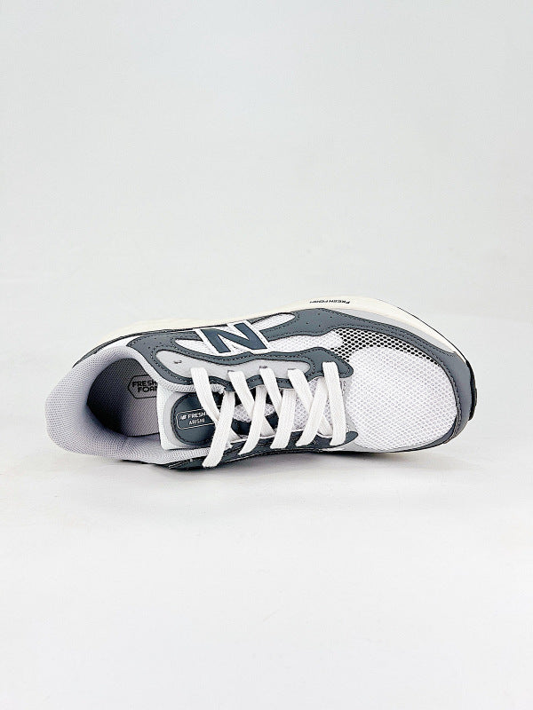 New Balance Fresh Foam v4 Sneakers