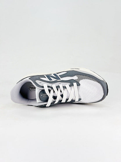 New Balance Fresh Foam v4 Sneakers