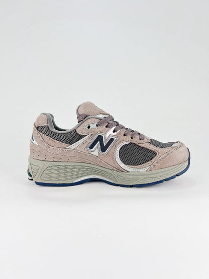 New Balance 2002R Sneakers
